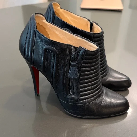 Christian Louboutin Black Leather Stiletto Heel Ankle Boots Booties Women’s 38.5 - Picture 3 of 8
